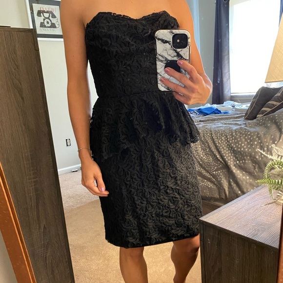 Donna Morgan Dresses & Skirts - Black lace peplum dress